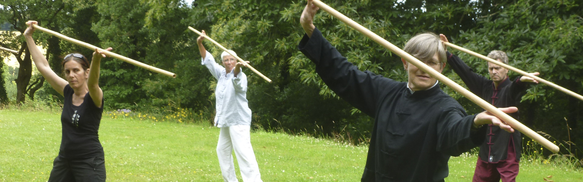 taichi29 - Forme Tai Chi Gun avec bâton